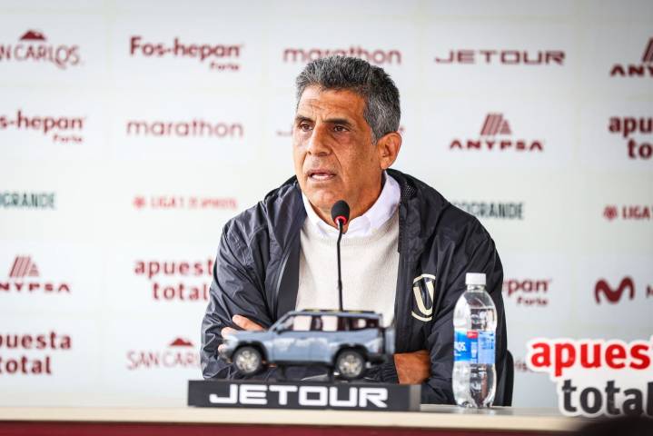 Álvaro Barco cree que hay una consigna para bajarse a Universitario