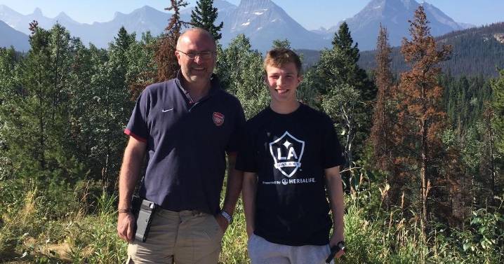 Man begins 250-mile run at Aberdeen's Pittodrie in memory of dad who died of brain tumour