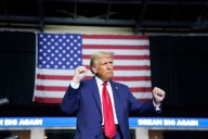 Trump says “most people” would “rather have a dictator” in the Oval Office