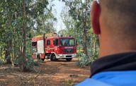 Incendio frente al centro de migrantes de Las Raíces