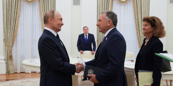 Trump’s envoy meets Putin ahead of Russia-Ukraine peace deadline, the Kremlin says