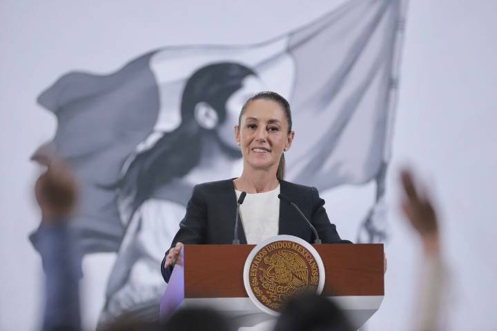 Sheinbaum respalda nuevos partidos y candidaturas independientes