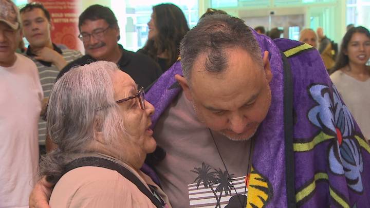 Sixties Scoop survivor from New Zealand comes home to Manitoba