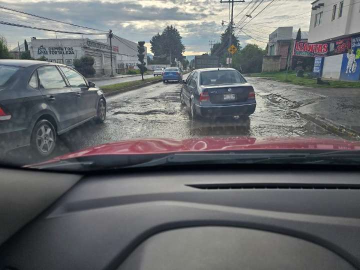 LOS BACHES EN EDOMEX «ACABAN CON NUESTROS VEHÍCULOS»