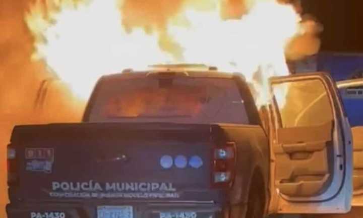Se incendia patrulla de la Policía Municipal en la colonia Jorge Barousse