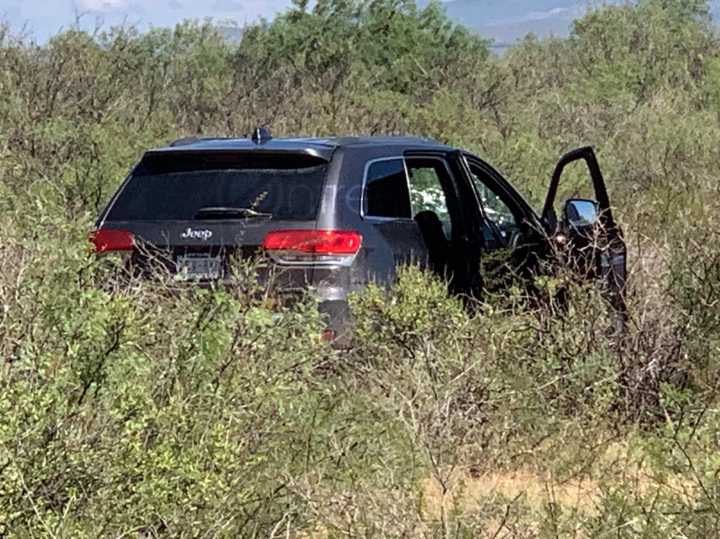 Localizan camioneta abandonada con impactos de arma de fuego sobre Libramiento Oriente