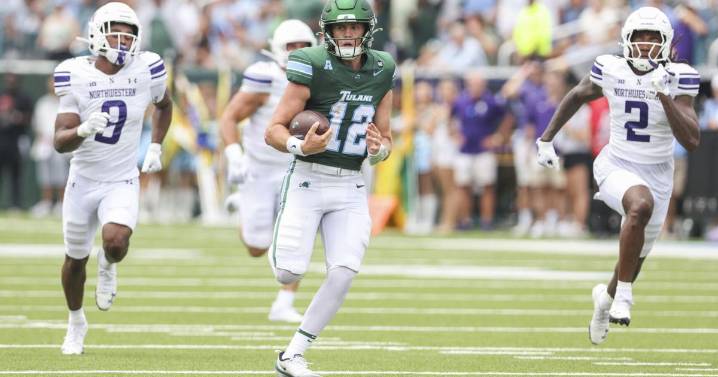Jeff Duncan: Don't let 'Jersey-gate' overshadow Jake Retzlaff's dandy debut