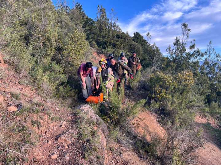 Rescatan a joven tras caída en sector “Piedra del Aire” en San Clemente