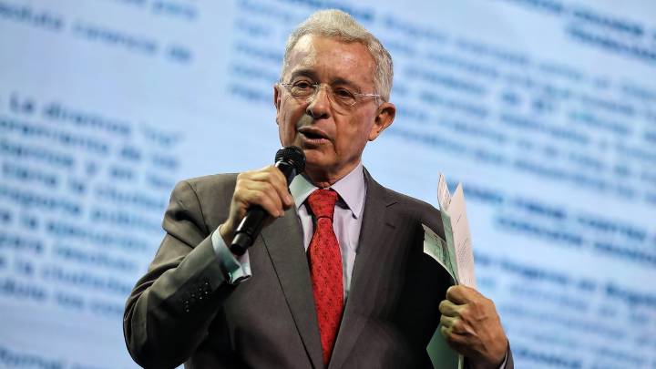 Defensa del expresidente Uribe radicó apelación para tumbar la condena de doce años de prisión. “Es inocente”