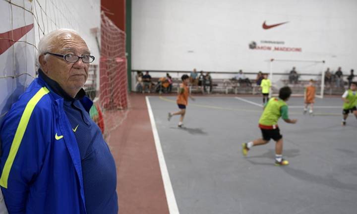 Murió Ramón Maddoni. Adiós al primer cazatalentos del fútbol argentino, descubridor de Tevez y Paredes, que hizo de Club Parque una Masía