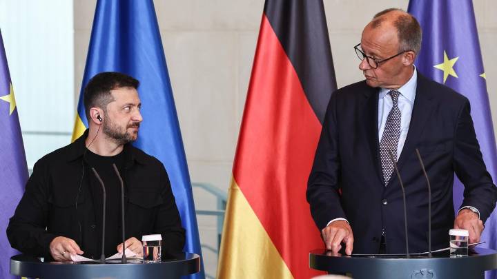 Zelenski y Merz piden un alto el fuego y Trump garantiza que sólo Ucrania negociará posibles cesiones territoriales