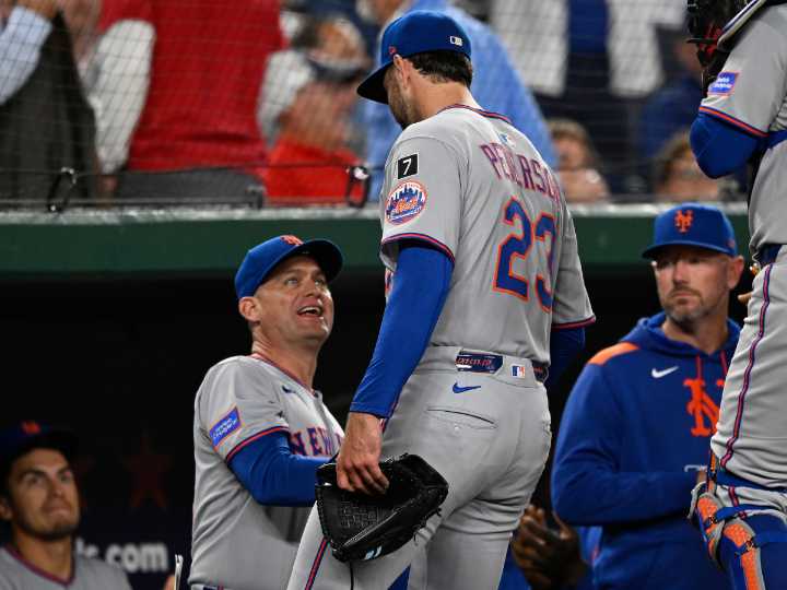 Carlos Mendoza se llevó el primer duelo entre managers venezolanos