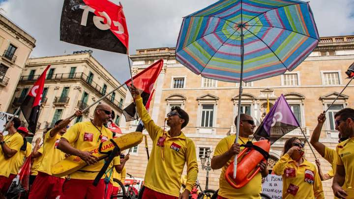 Junts, BComú, ERC y PP exigen explicaciones urgentes al gobierno de Collboni por la huelga de socorristas
