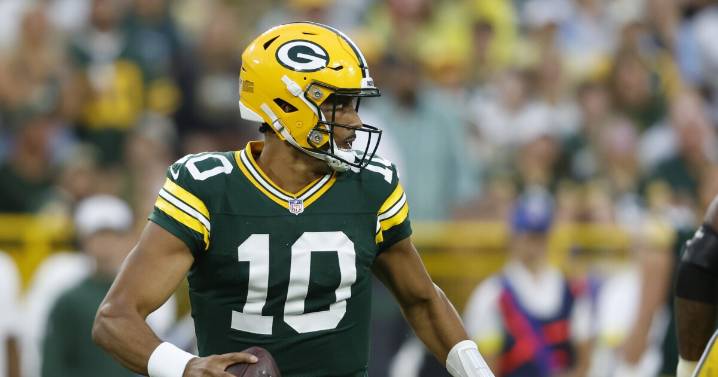 Jordan Love to have surgery on left thumb, but the Packers QB is expected back for the regular season