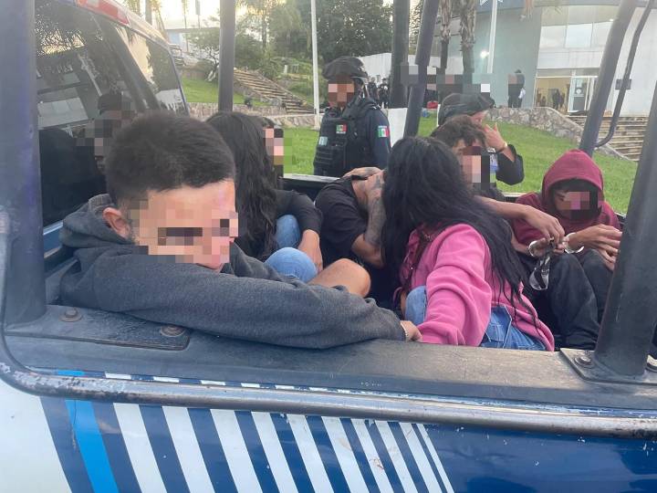 SIETE PERSONAS GOLPEAN A POLICÍA VIAL EN LEÓN