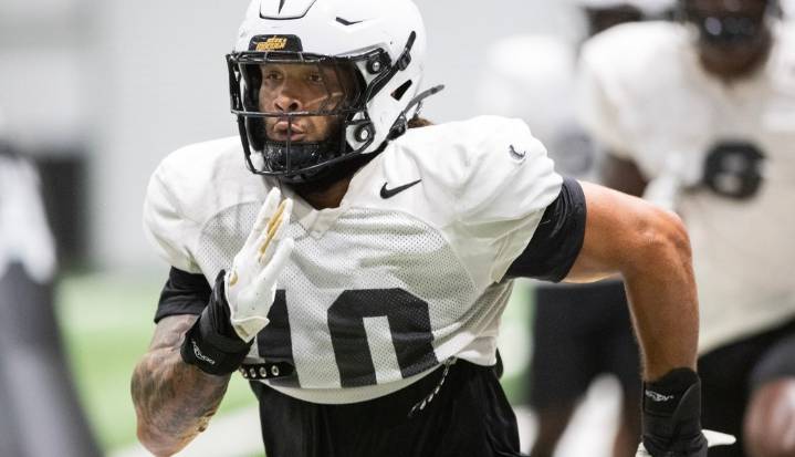 Sincere Edwards' homecoming bolsters UCF's defensive front
