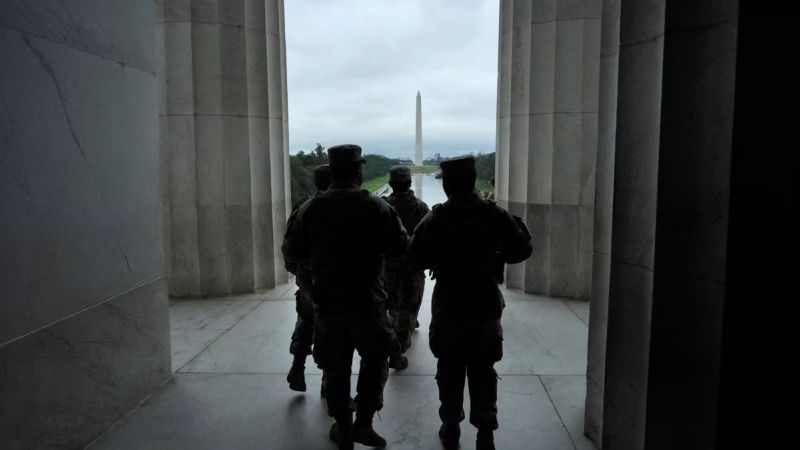 Tras Los Ángeles y Washington, Trump quiere mandar a la Guardia Nacional a otras ciudades. Así podría hacerlo