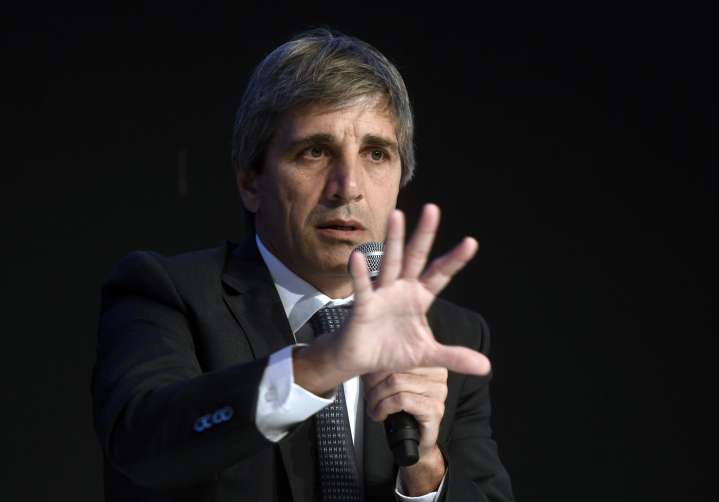 Caputo renovó solo el 66% de la deuda pese a que pagó una “súper tasa” del 70%