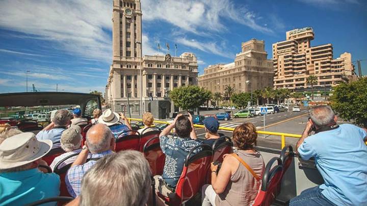 El Bus Turístico de Santa Cruz de Tenerife inicia su servicio con ocho días gratis para los residentes