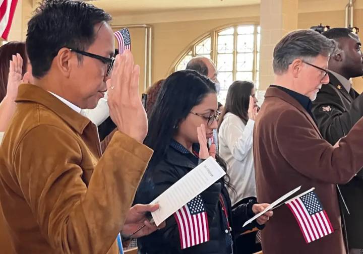 Trump ordena un nuevo censo de migrantes; excluirá a los que estén en situación irregular
