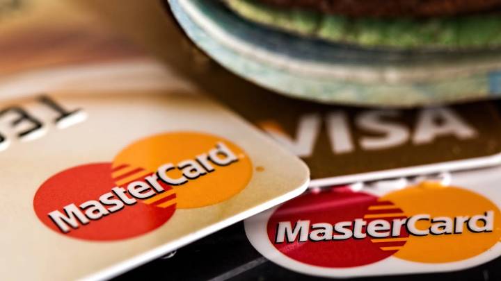 Esta es la edad en la que tu cuenta joven deja de ser gratuita, según cada banco