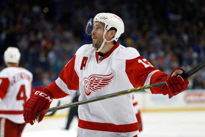 Snapshots: Datsyuk, Voit, Simpson