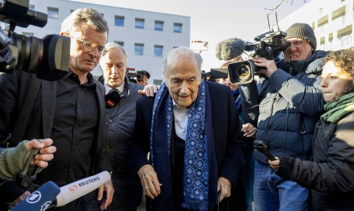 La fiscalía federal Suiza cierra caso contra Blatter y Platini después de 10 años