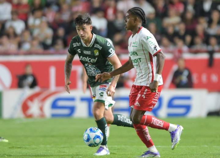 Se impone León a Necaxa