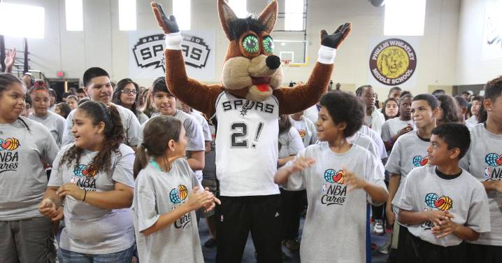 Open Thread: Spurs to host free Back To School Bash