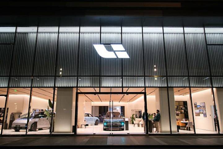 Li Auto: Highly Profitable EV Play (NASDAQ:LI)