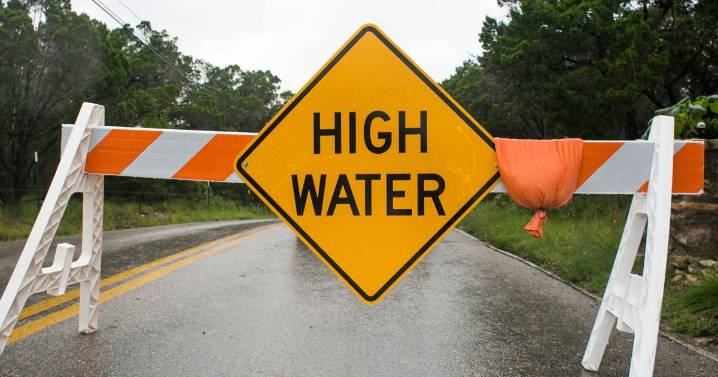Mother, father and child killed by fallen tree in Tennessee heavy rains and flooding