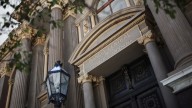 Las cinco claves de la última medida del Gobierno para mantener al dólar estable
