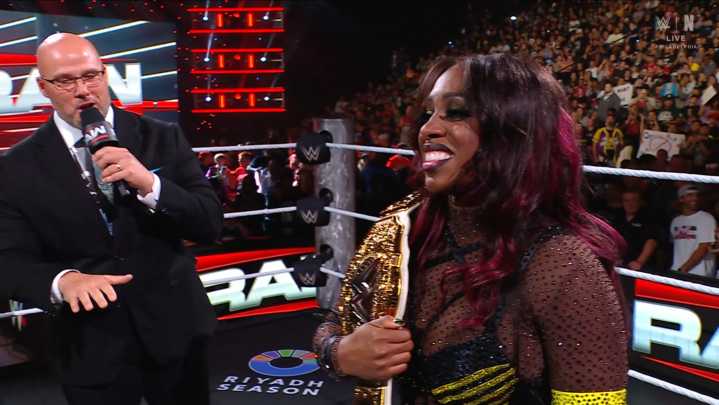 WWE Raw: Naomi And Jimmy Uso Announce They Are Having A Baby