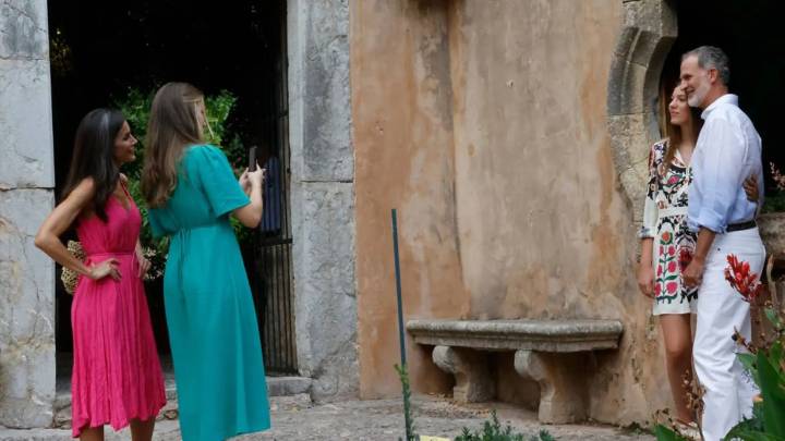 Los reyes Felipe y Letizia y sus hijas están de vacaciones privadas en Grecia, uno de sus destinos preferidos