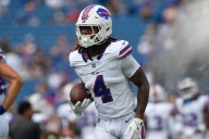 Patriots rival sign star running back to extension after hold
