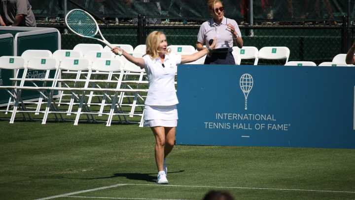 Angela Kinsey, Hannah Berner, join Tennis Hall of Fame tournament