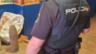 La Policía Nacional de Valladolid retira una granada de mano de una vivienda y un proyectil de artillería en un establecimiento