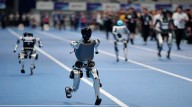 China inaugura los primeros Juegos Mundiales de Robots Humanoides
