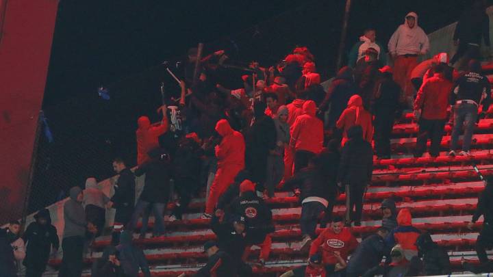 U de Chile puso el grito en el cielo por desmanes en Argentina vs. Independiente: tomó decisión