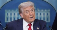 Tribunal permite que Trump suspenda o cancele miles de millones de dólares en ayuda exterior