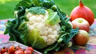 Ni papel film ni aluminio: el truco para conservar la coliflor fresca sin generar malos olores
