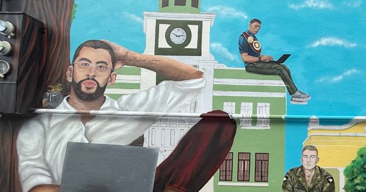 Ruta turística inspirada en Bad Bunny atrae visitantes de todo el mundo a Vega Baja