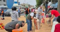 Callao: tráiler cargado con trigo volcó en óvalo Garibaldi y vecinos saquearon carga 
