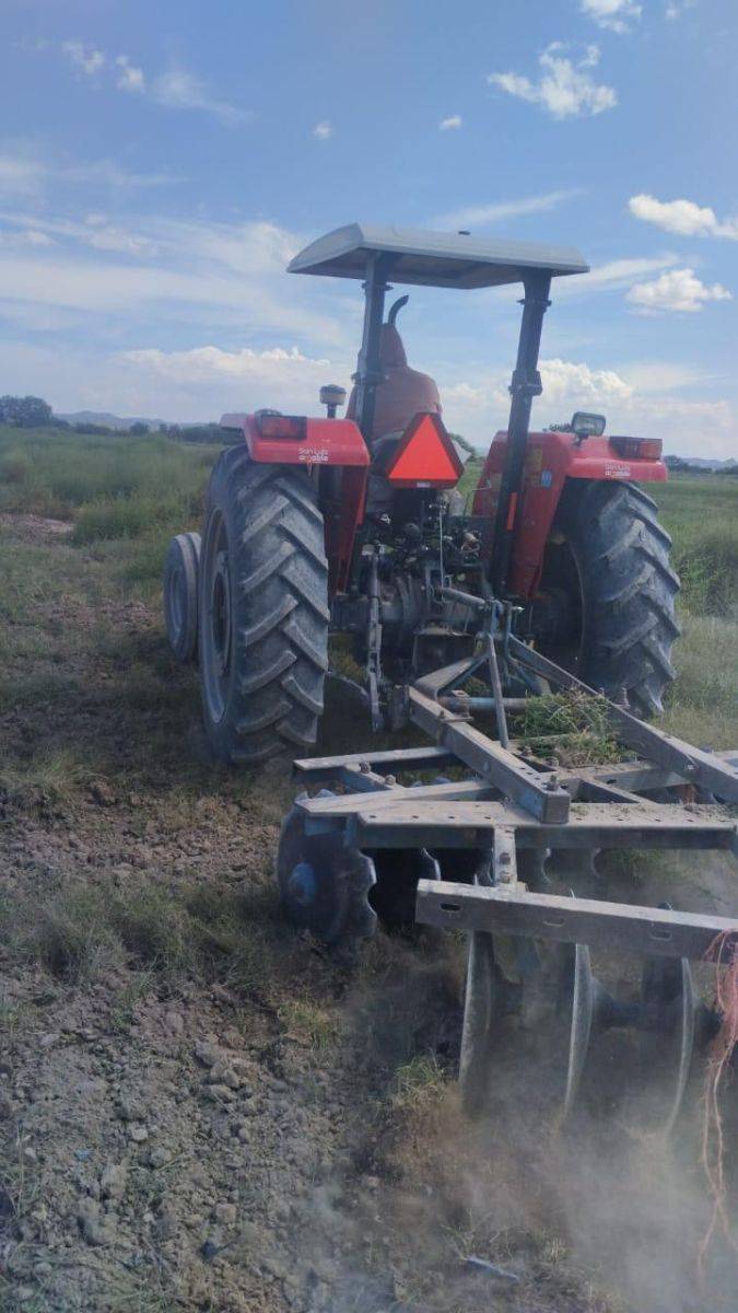 “Mujeres al Tractor” rompe paradigmas y fortalece la economía rural en San Luis Capital