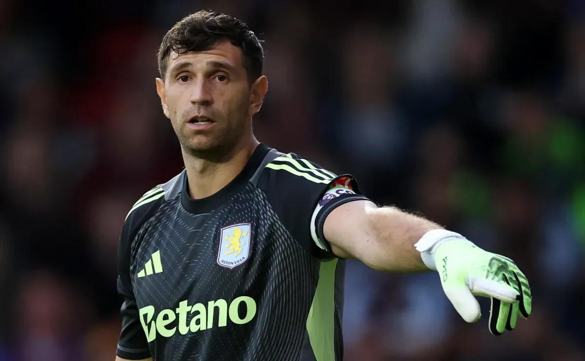 After being ignored by Manchester United, Emiliano Martinez could join a Champions League team