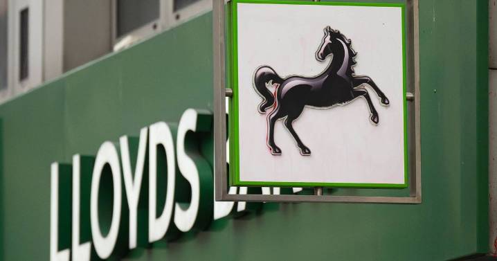 Lloyds Bank to introduce groundbreaking £300 rule for customers from tomorrow
