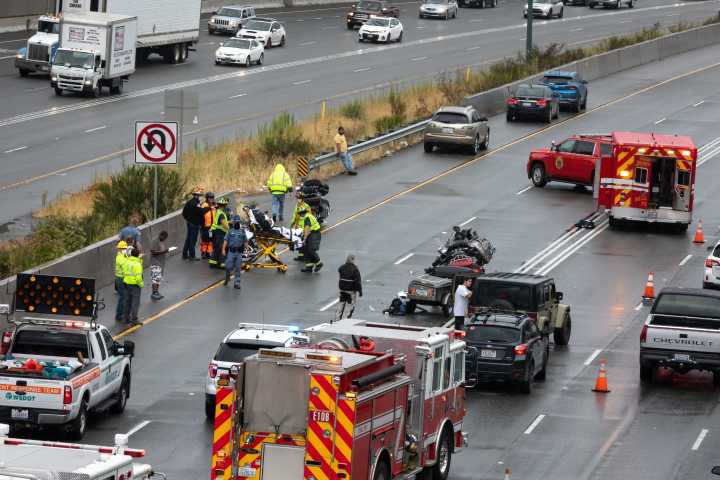 Fatal Freeway Crash in Mission Hills Area