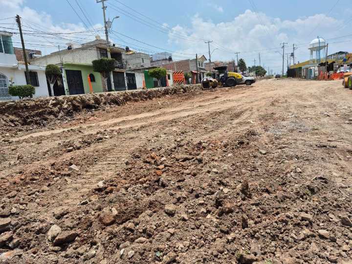 Obras de pavimentación provocan cierres y desvíos en bulevar San Juan Bosco