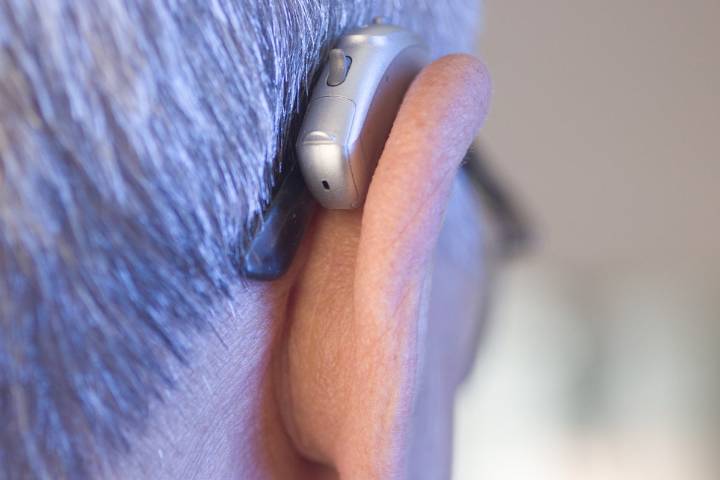 AI-powered glasses give wearers ‘superpower’ hearing