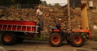 Los vecinos de un pueblo de León afectado por el fuego estallan ante las políticas ecologistas: «El urogallo y el oso son más importantes»